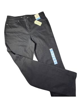 NWT St. John's Bay Black Mid Rise Straight Leg Jeans Size 14 Stretch Denim